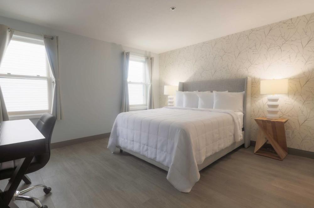 Standard Queen Room interior