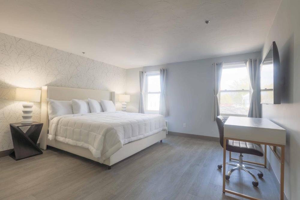 Standard King Room interior